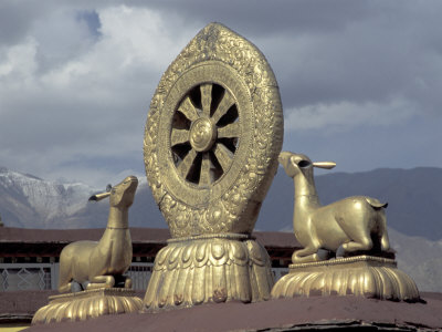 Ümbersünnisümbol Jokhangis, Lhasas.  Pildistas Keren Su.